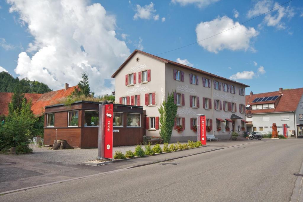 Gasthof Und Pension Zum Kreuz Lautenbach Exterior photo